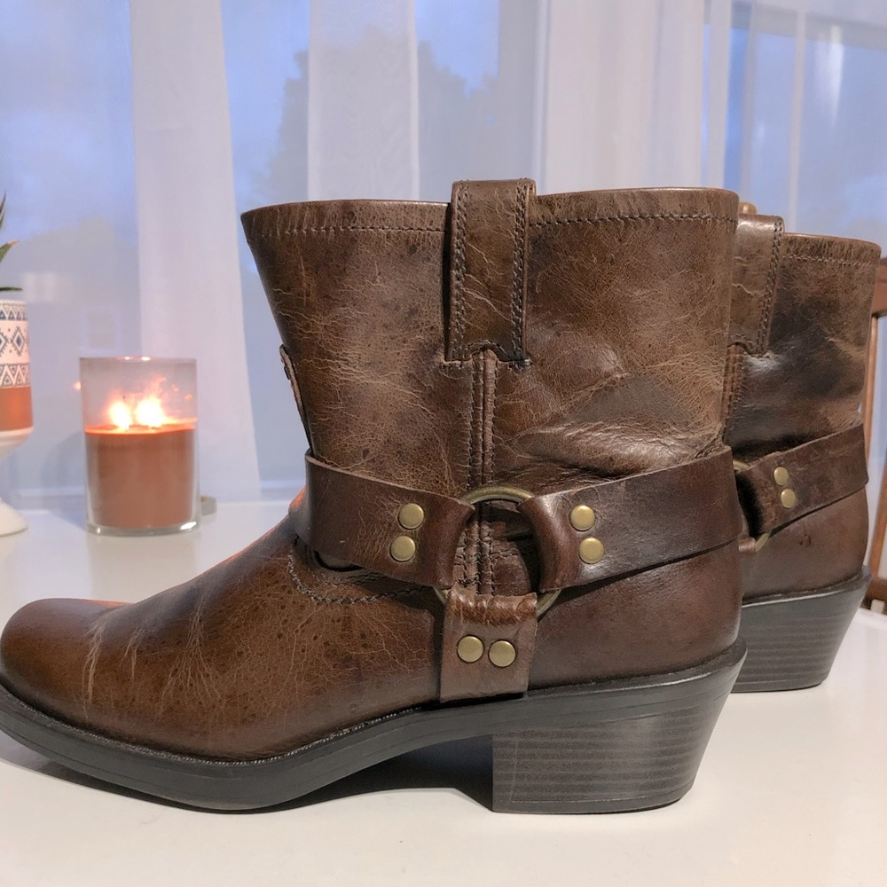 Cabela’s Women’s Leather Short Boot